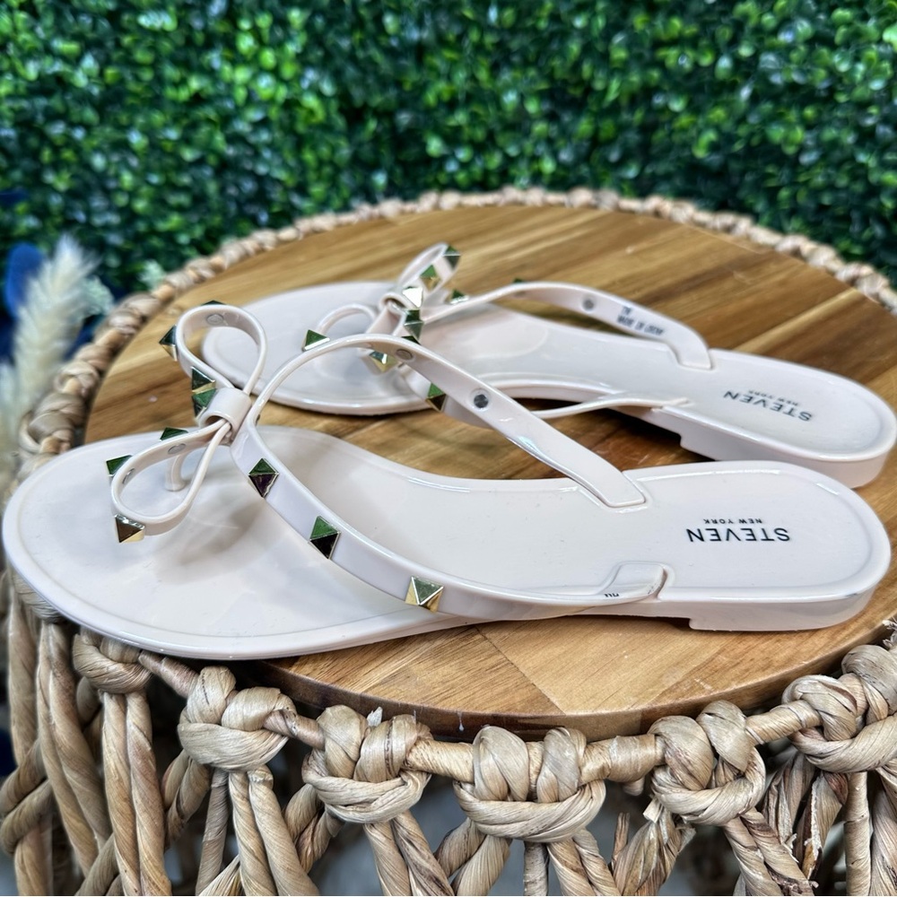 Women's nude studded jelly Sandals NWOt - Picture 3 of 5